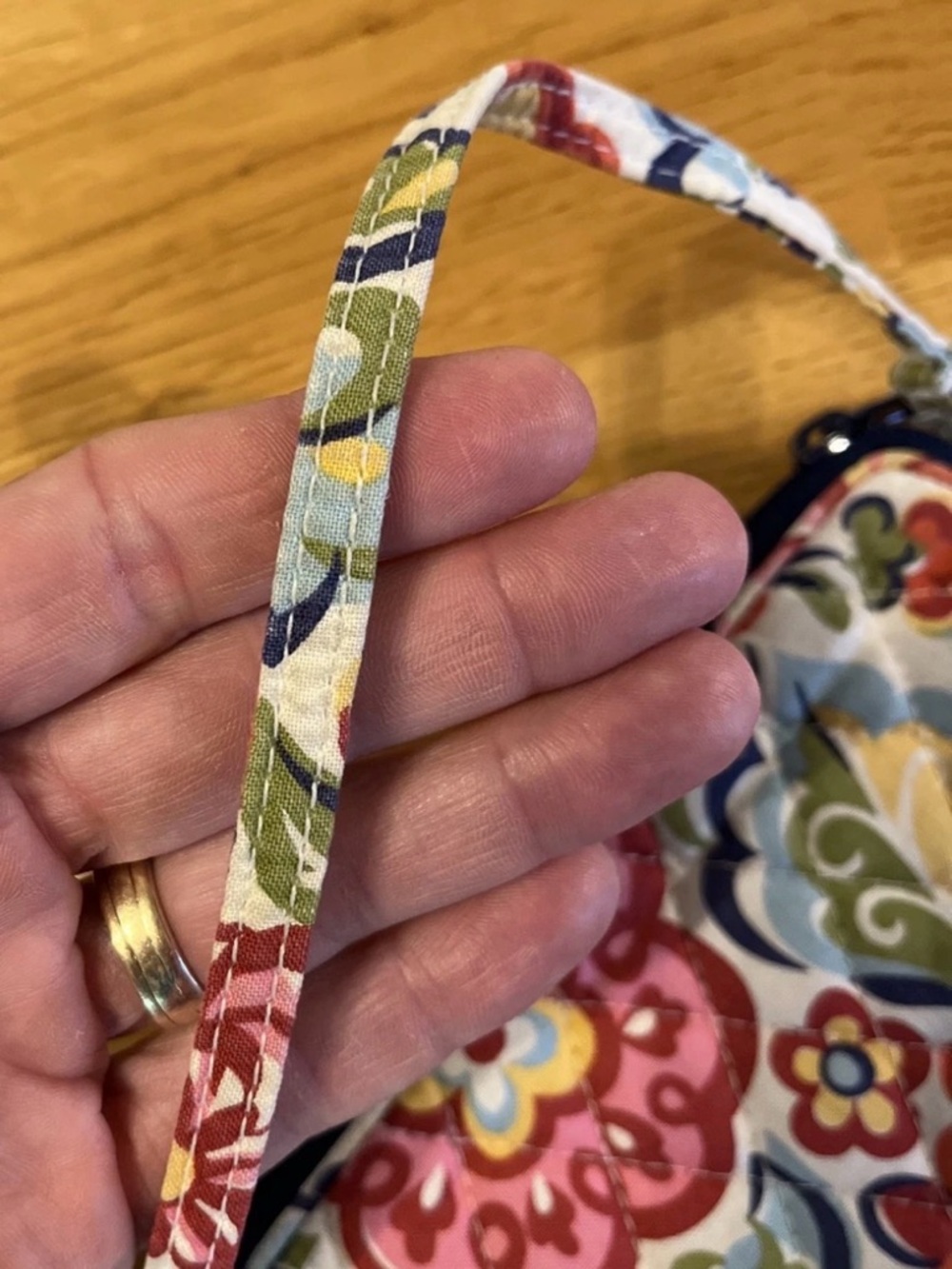 Vera Bradley Floral Quilted Wristlet Wallet Pink Blue Green Zip Pouch Retro Chic - Picture 7 of 10